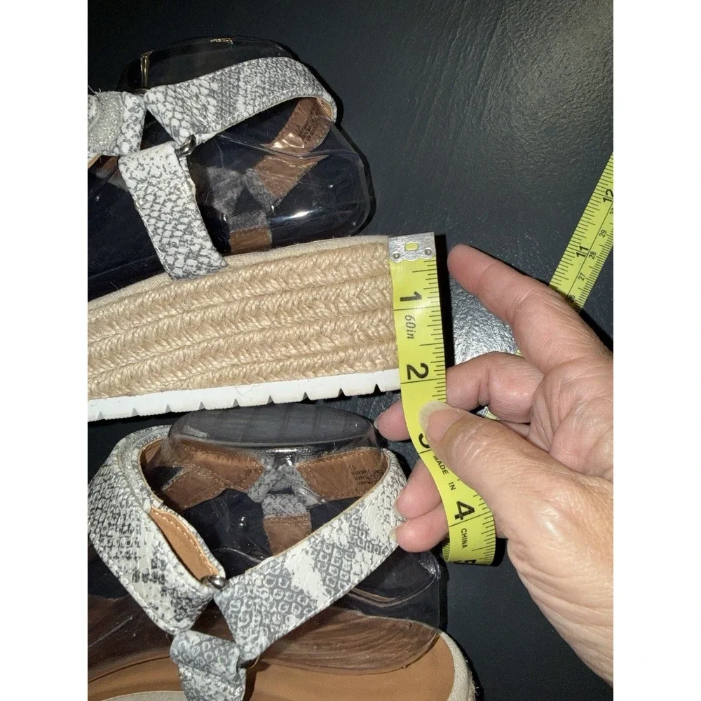 Universal Thread Wedge Espadrille Sandal Snake Print Size 10 Women
